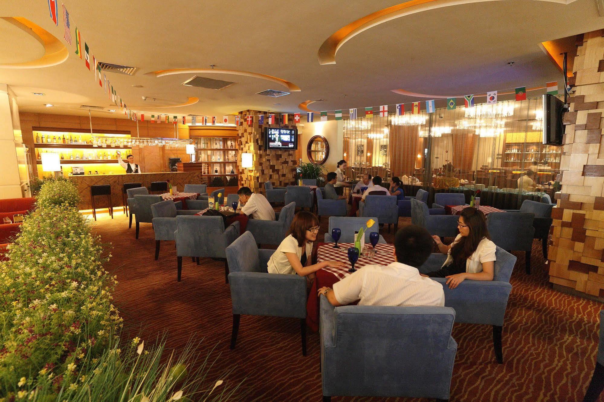 Ramada Plaza Guangzhou Hotel Exterior photo