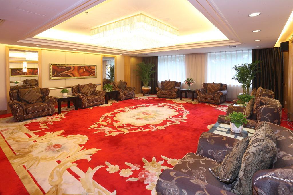 Ramada Plaza Guangzhou Hotel Exterior photo